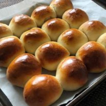 Picture of Dinner Rolls (16 pcs)